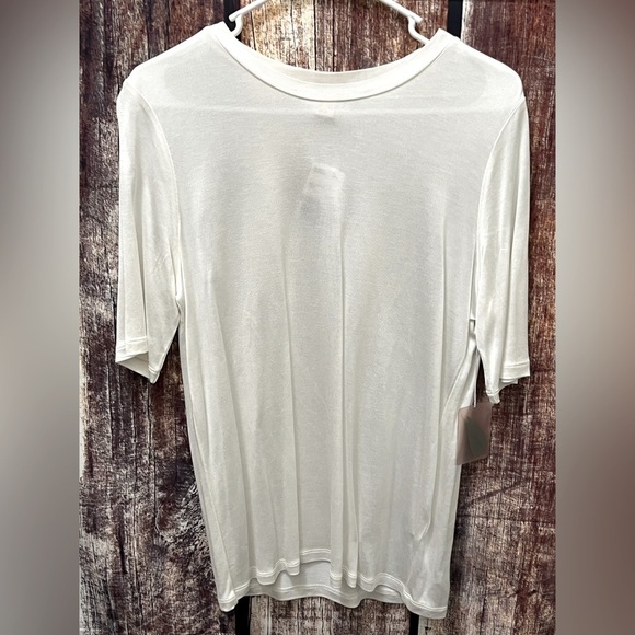 Forever 21 Tops - Forever 21 Knit Short Sleeve Top In Ivory